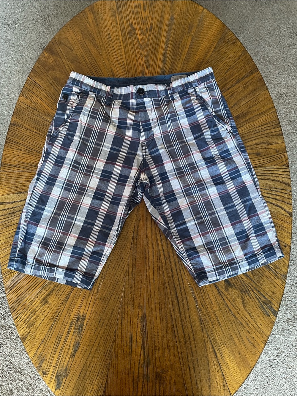 Men's 100% Cotton Plaid Flat-Front Bermuda Shorts in Navy and White